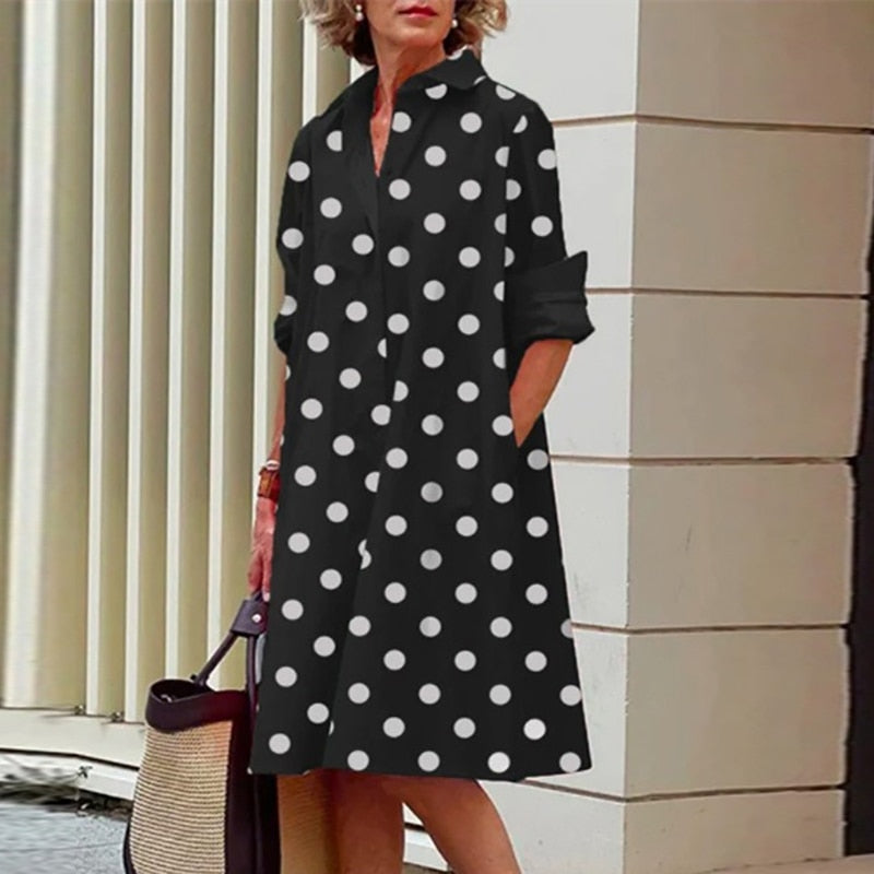 Beautifully Finished Dress in a Timeless Design