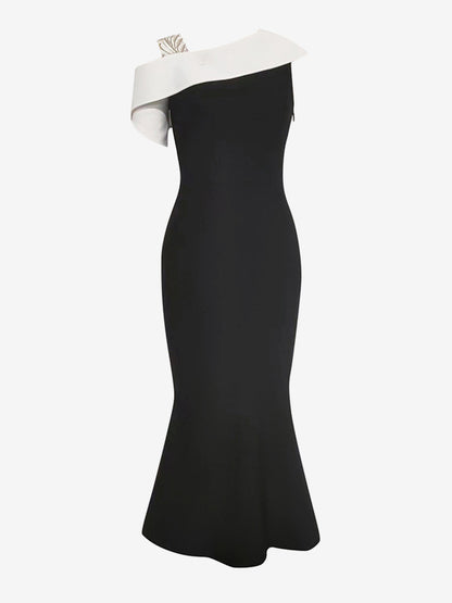 Beautifully Finished Dress in a Timeless Design