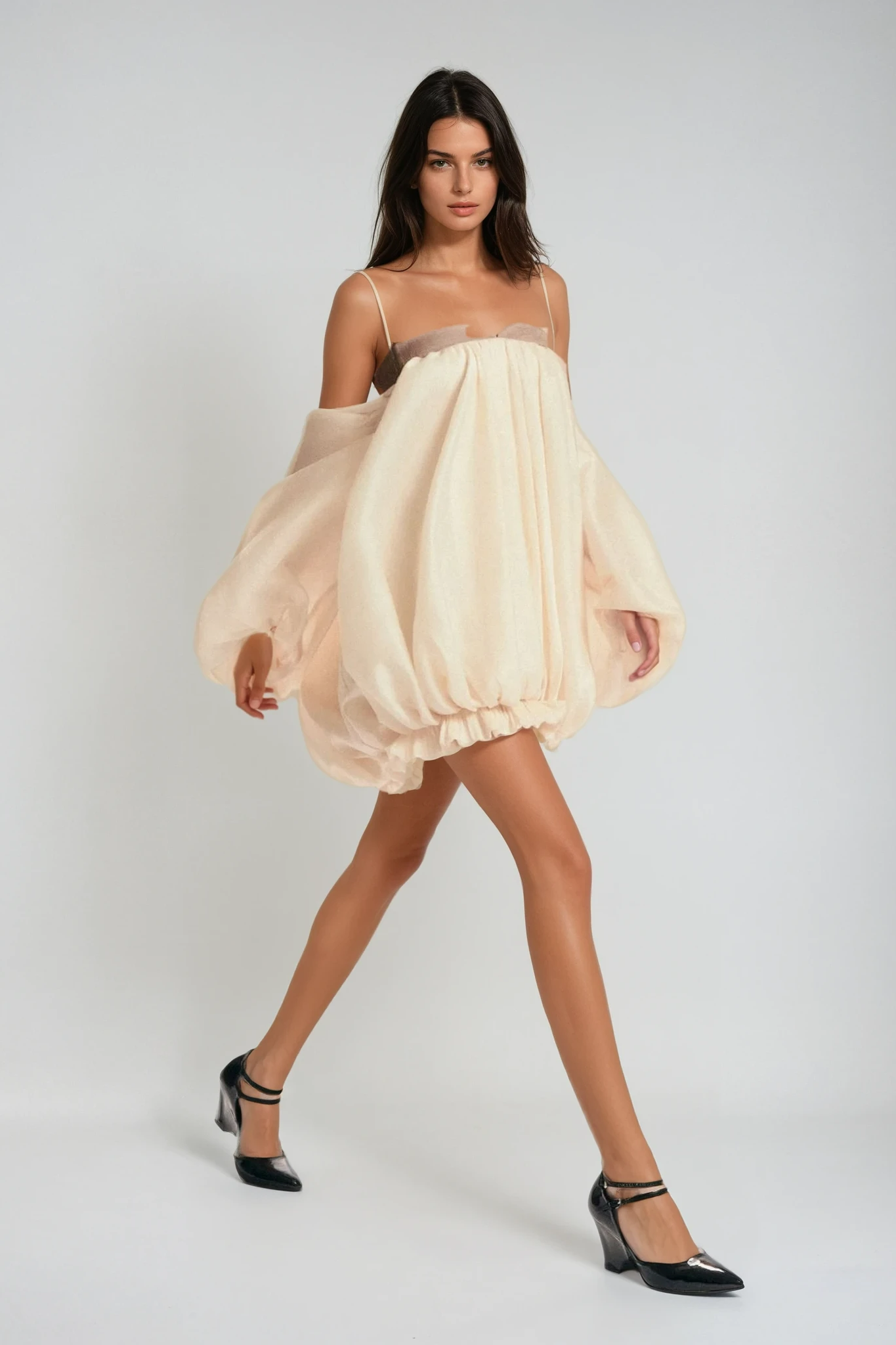 Well Tailored Dress with a Graceful Silhouette