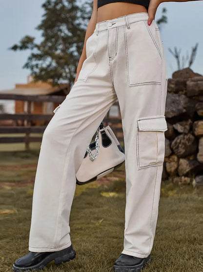 Effortlessly Elegant Pants with a Timeless Design