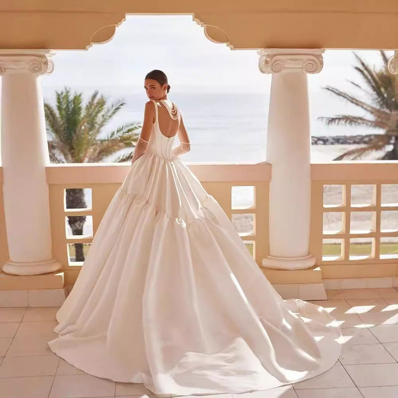 Beautifully Finished Dress in a Timeless Design