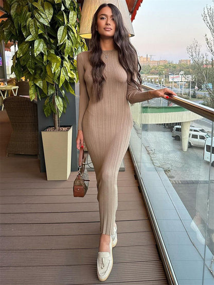 Effortlessly Elegant Dress with a Timeless Design