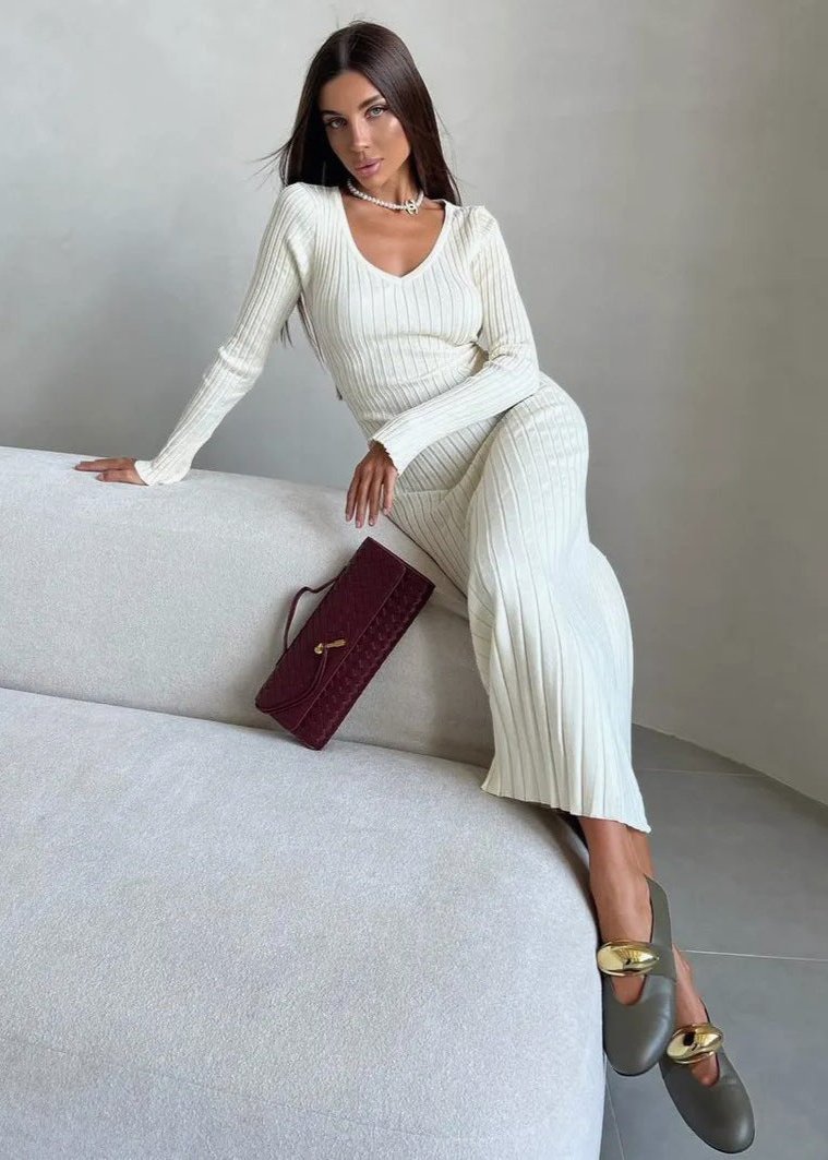 Classic Vintage Dress with a Flattering Fit