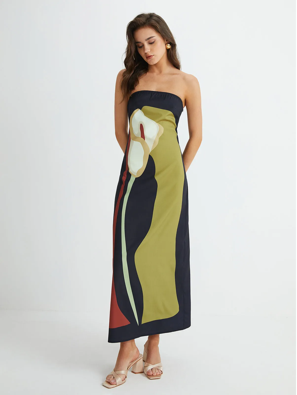 A Vintage Style Dress with Delicate Timeless Details