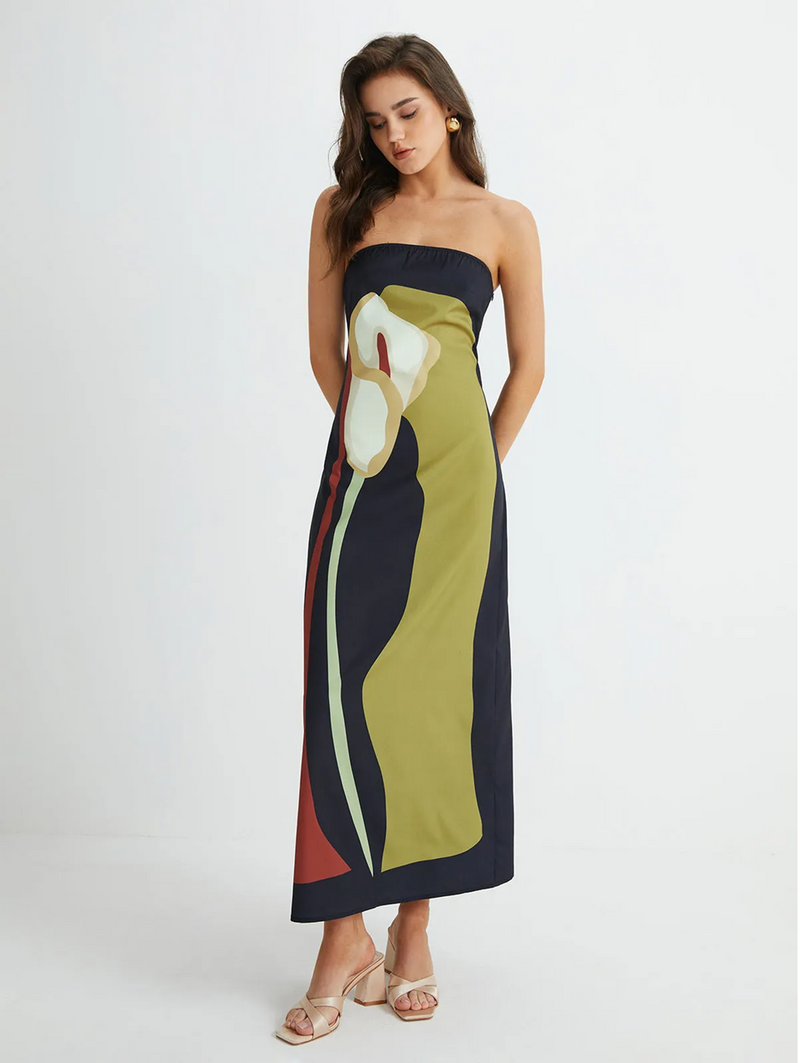 A Vintage Style Dress with Delicate Timeless Details