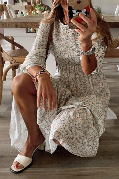 Effortlessly Elegant Dress with a Timeless Design