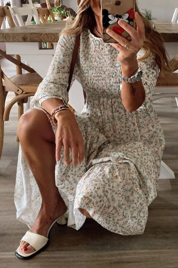 Effortlessly Elegant Dress with a Timeless Design