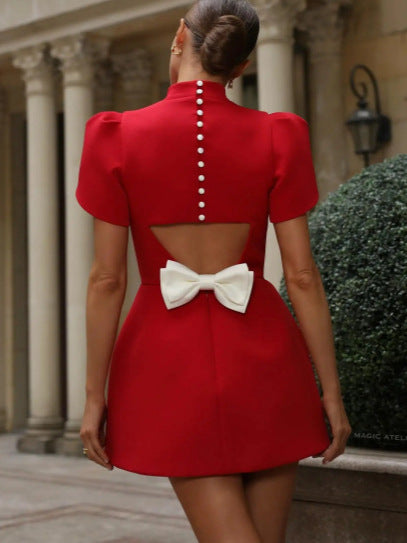Beautifully Finished Dress in a Timeless Design