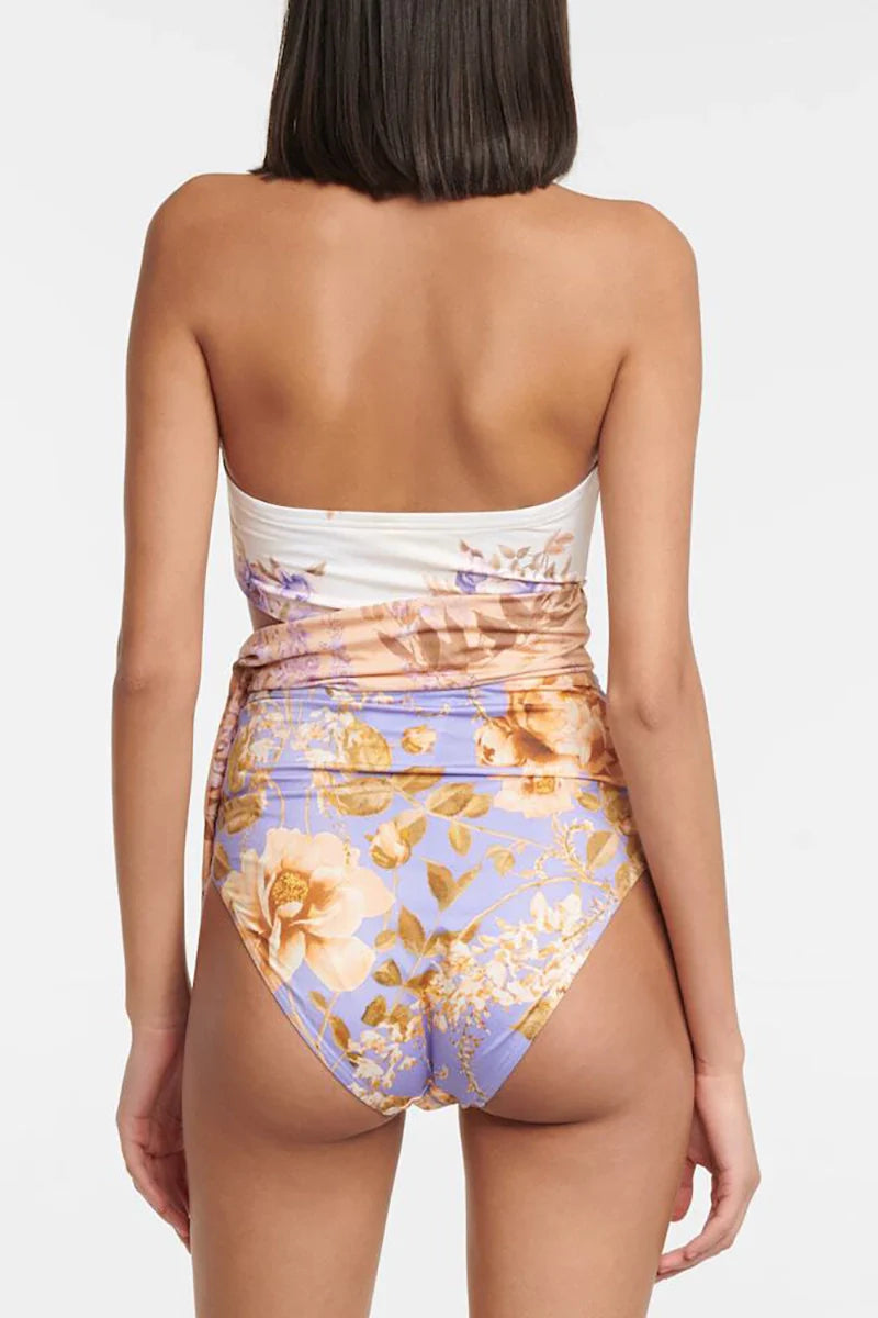 Effortlessly Elegant Garment with a Timeless Design