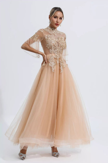 Beautifully Finished Dress in a Timeless Design
