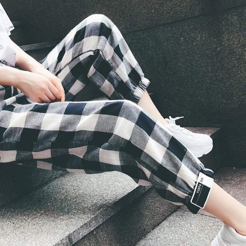 Well Tailored Pants with a Graceful Silhouette