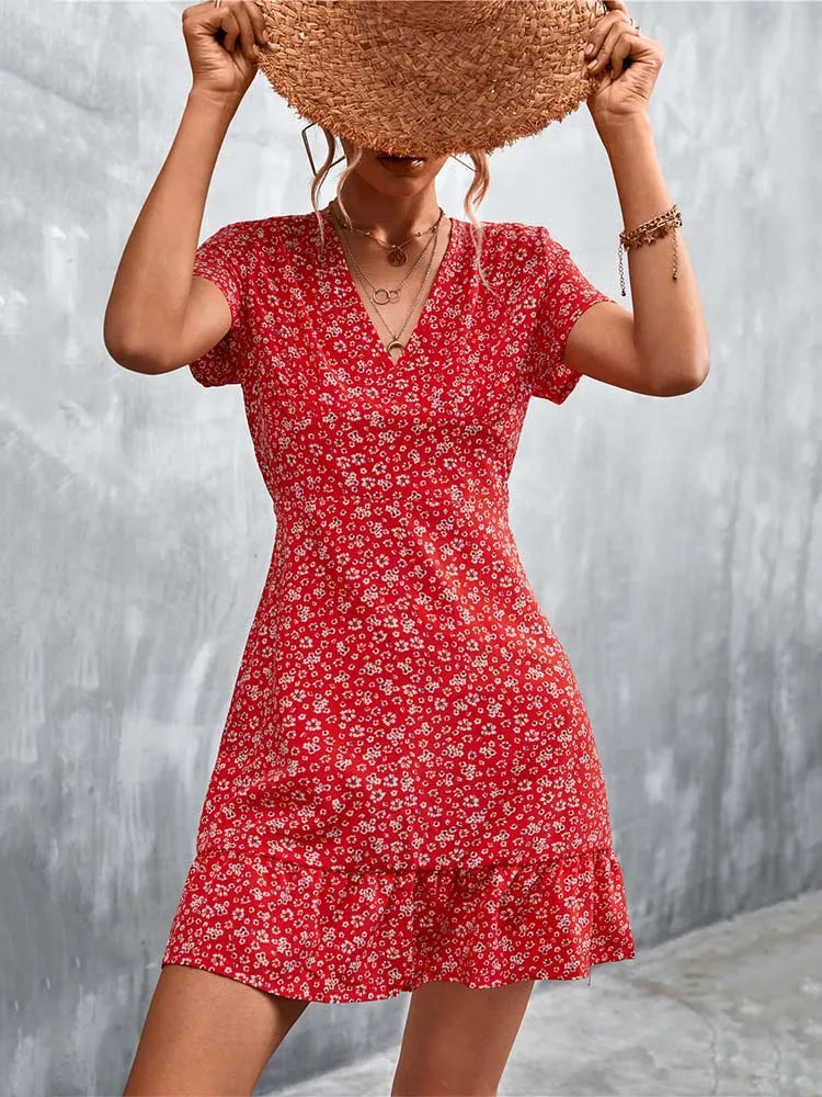 Effortlessly Elegant Dress with a Timeless Design