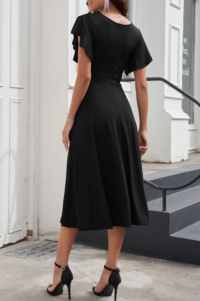 Well Tailored Dress with a Graceful Silhouette