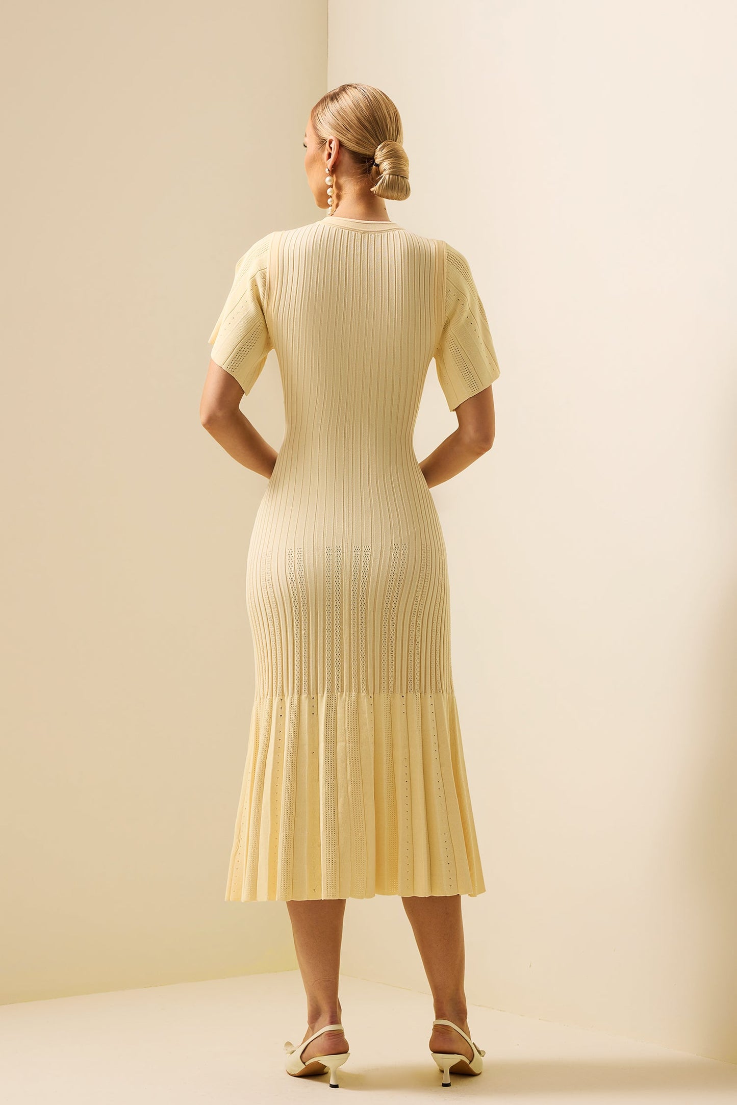 Well Tailored Dress with a Graceful Silhouette