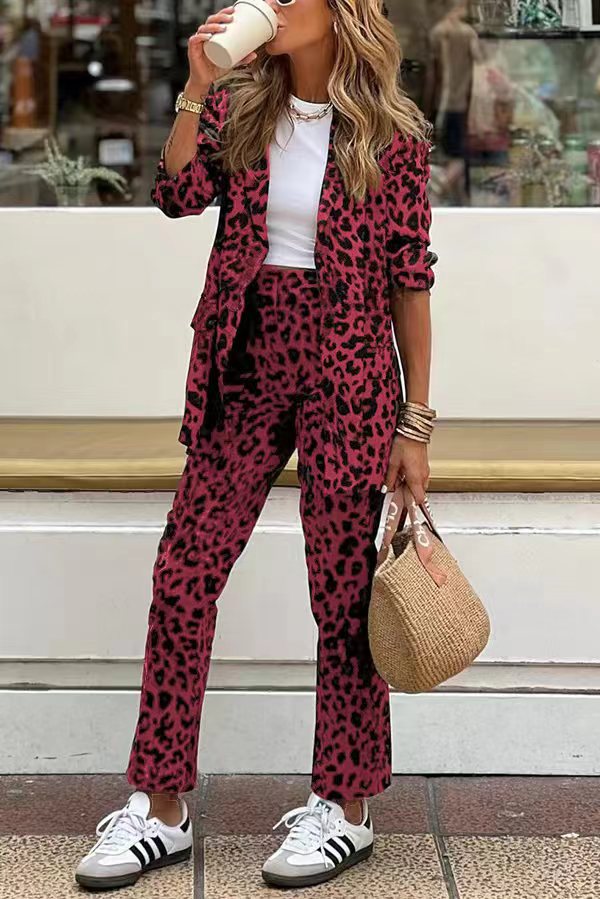 Well Tailored Pants with a Graceful Silhouette