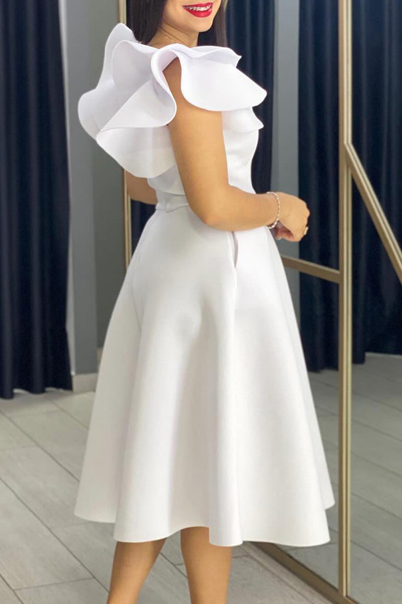 Beautifully Finished Dress in a Timeless Design