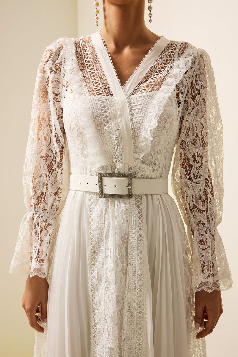 Sophisticated Dress with a Clean Classic Look