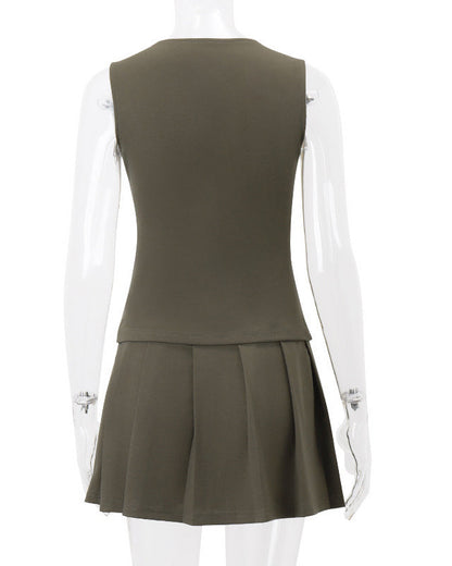 Well Tailored Top with a Graceful Silhouette