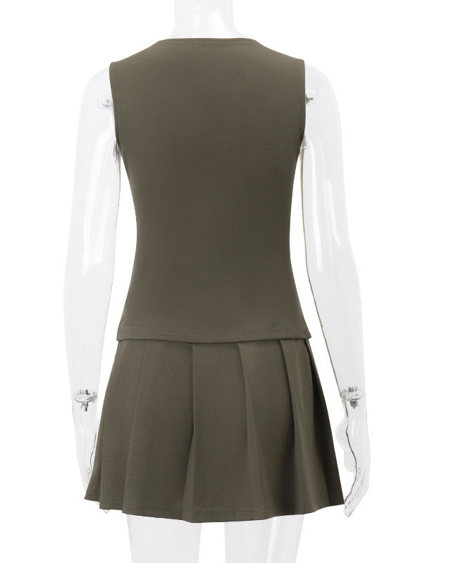 Well Tailored Top with a Graceful Silhouette