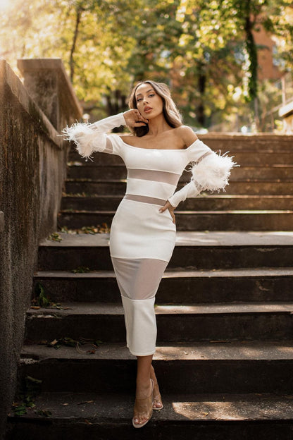 Beautifully Finished Dress in a Timeless Design