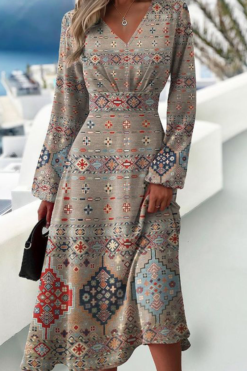 Classic Vintage Dress with a Flattering Fit
