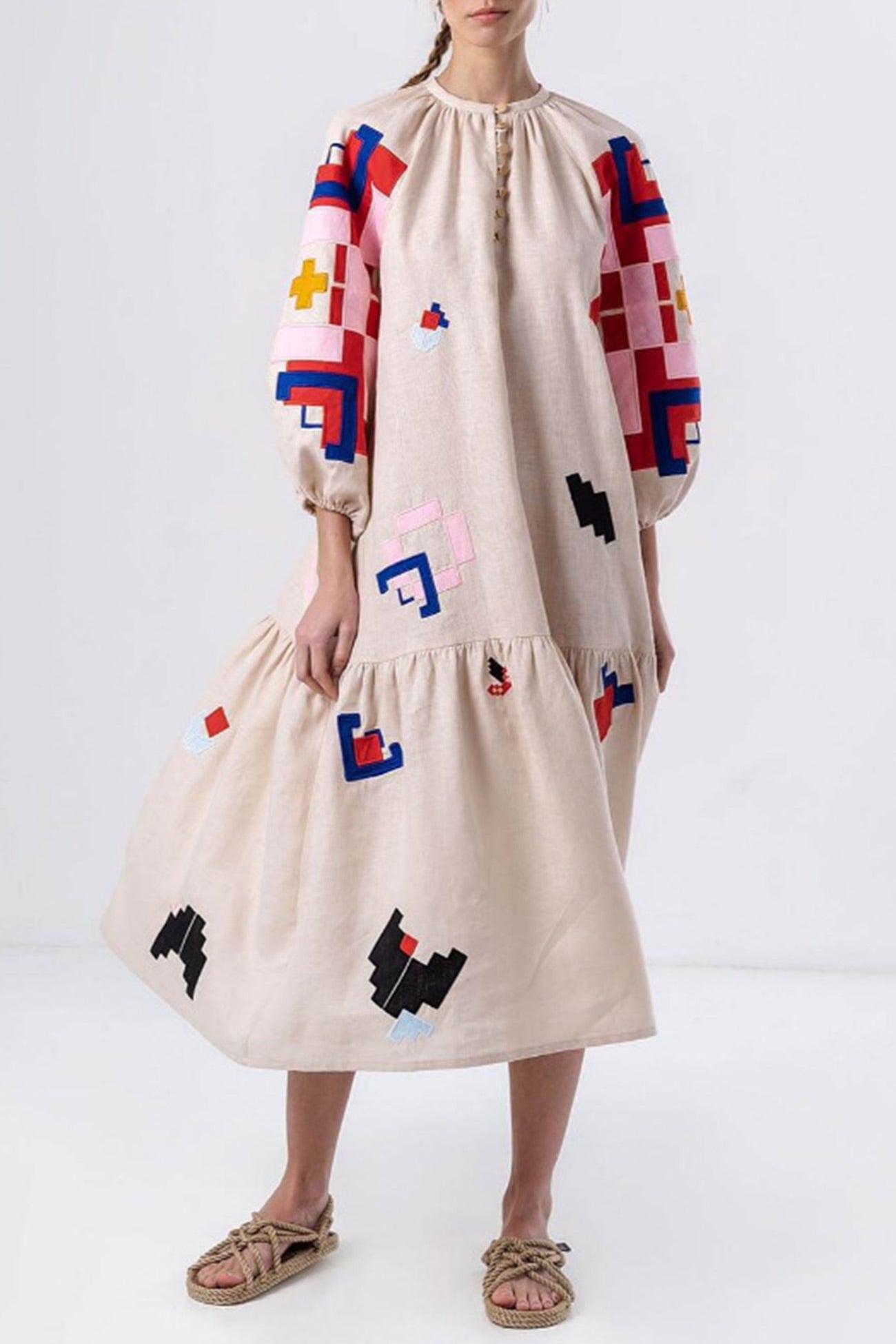 Effortlessly Elegant Dress with a Timeless Design