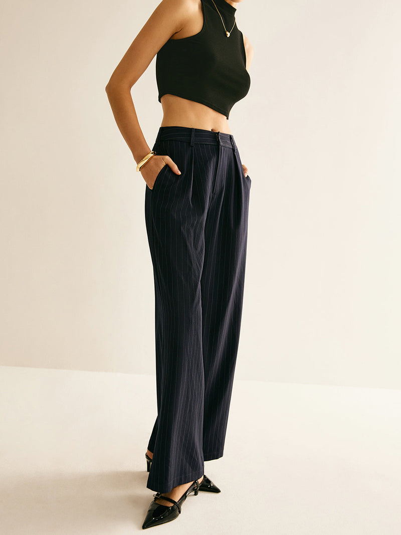 Effortlessly Elegant Pants with a Timeless Design