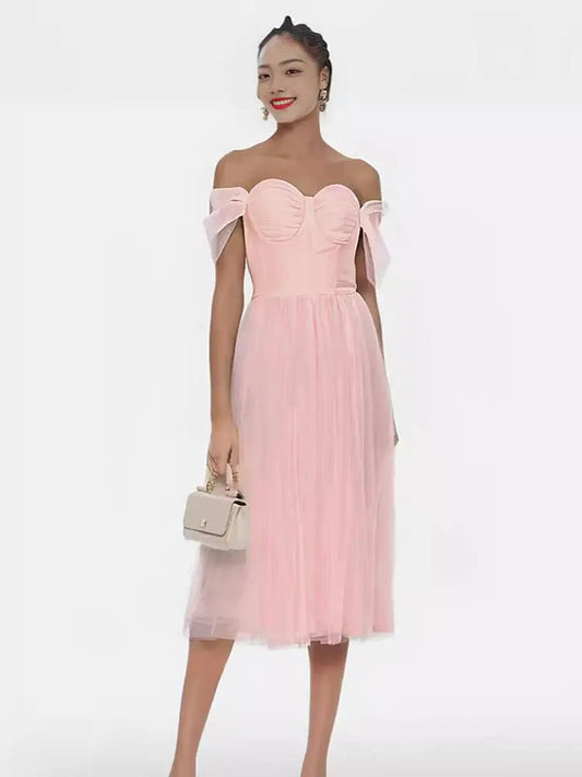 Effortlessly Elegant Dress with a Timeless Design