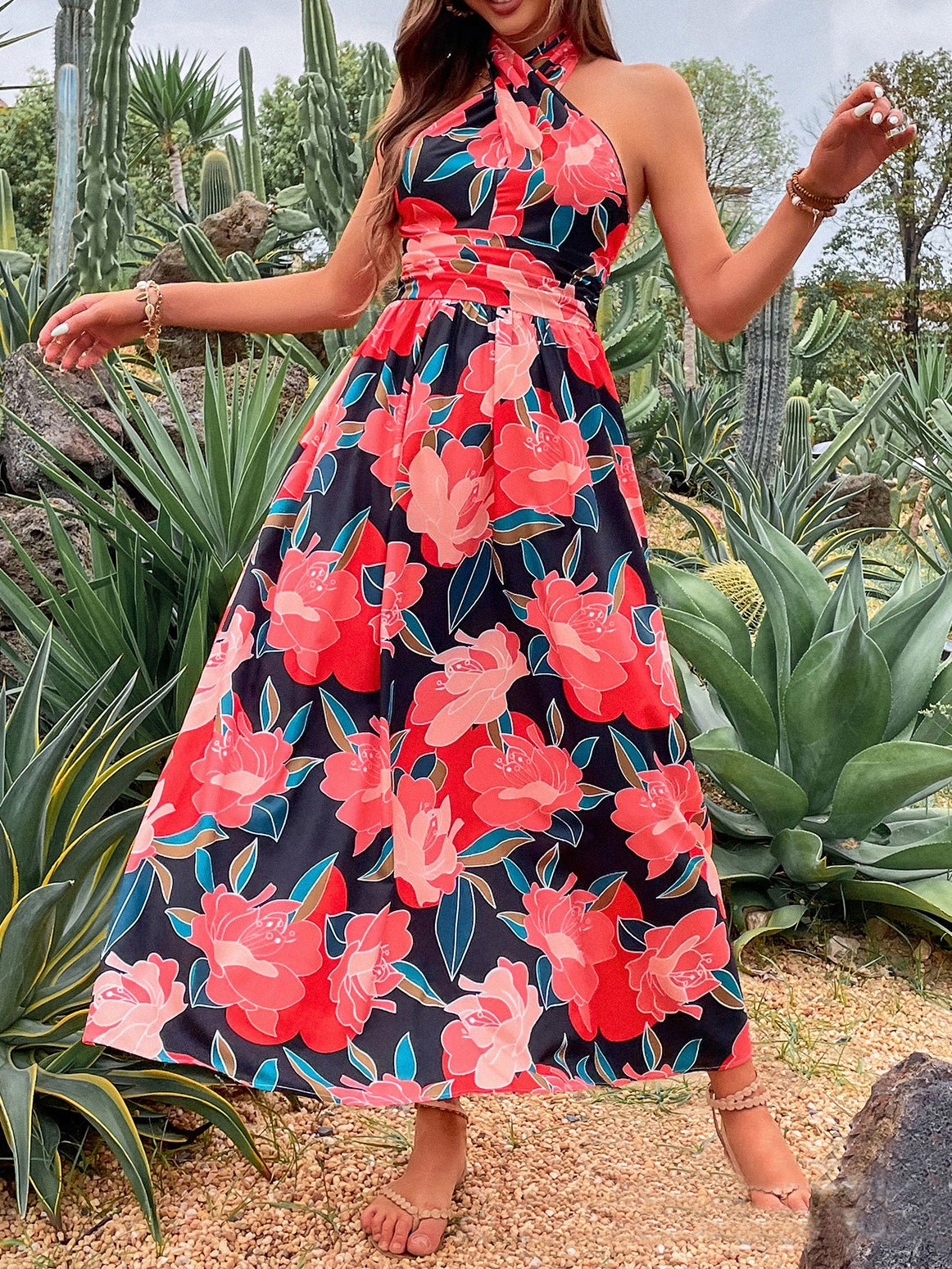 Beautifully Finished Dress in a Timeless Design