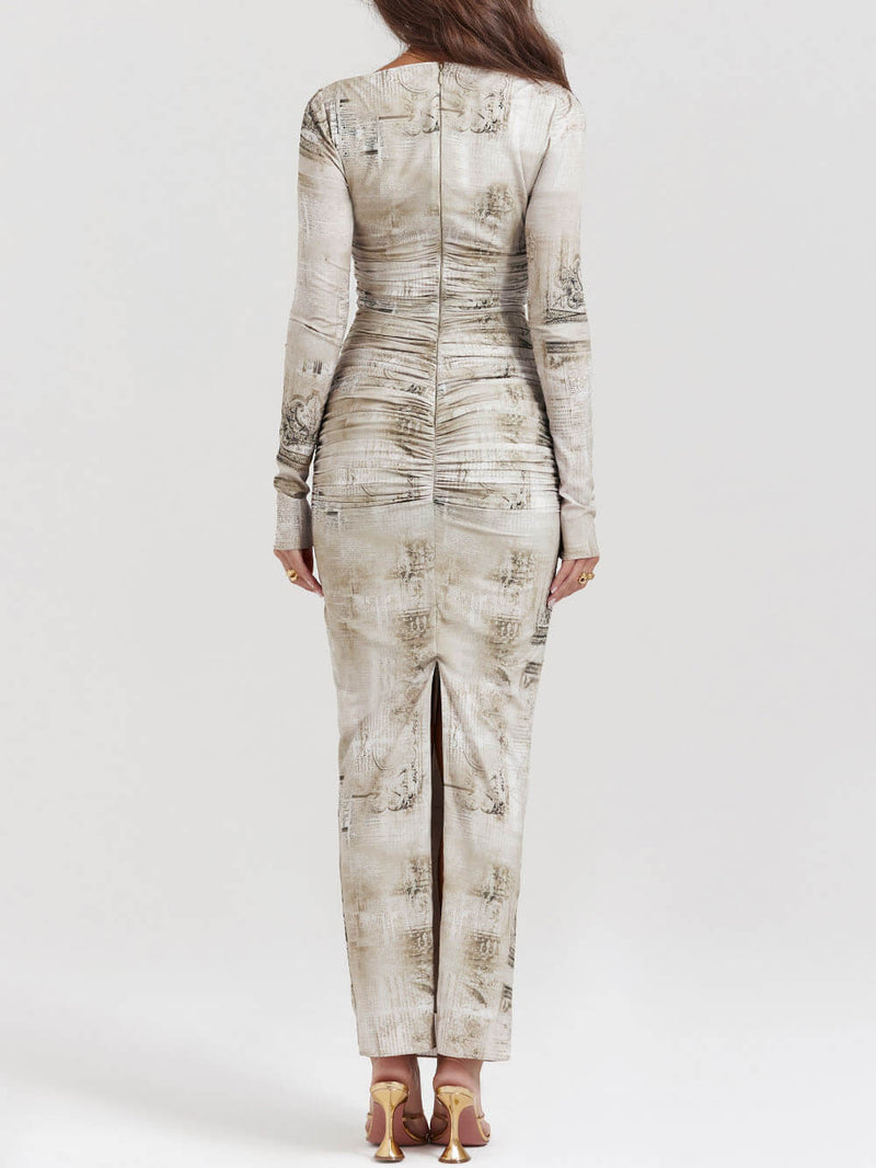 Effortlessly Elegant Dress with a Timeless Design