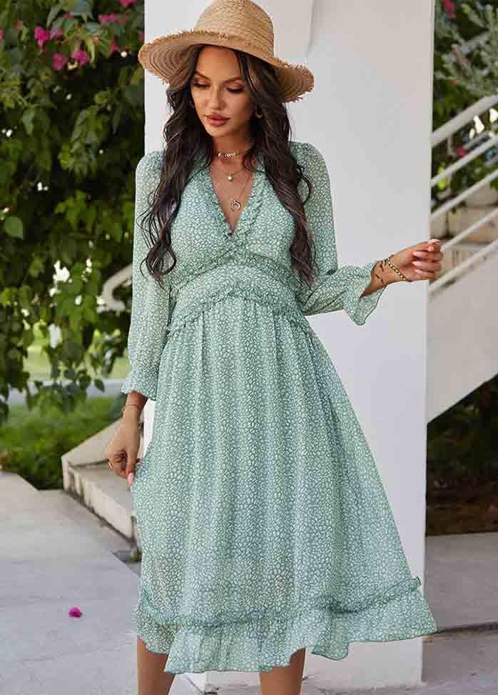 Classic Vintage Dress with a Flattering Fit
