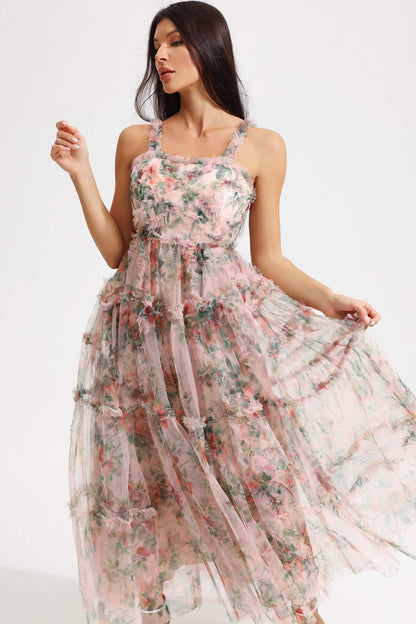 Gracefully Styled Dress for Any Occasion