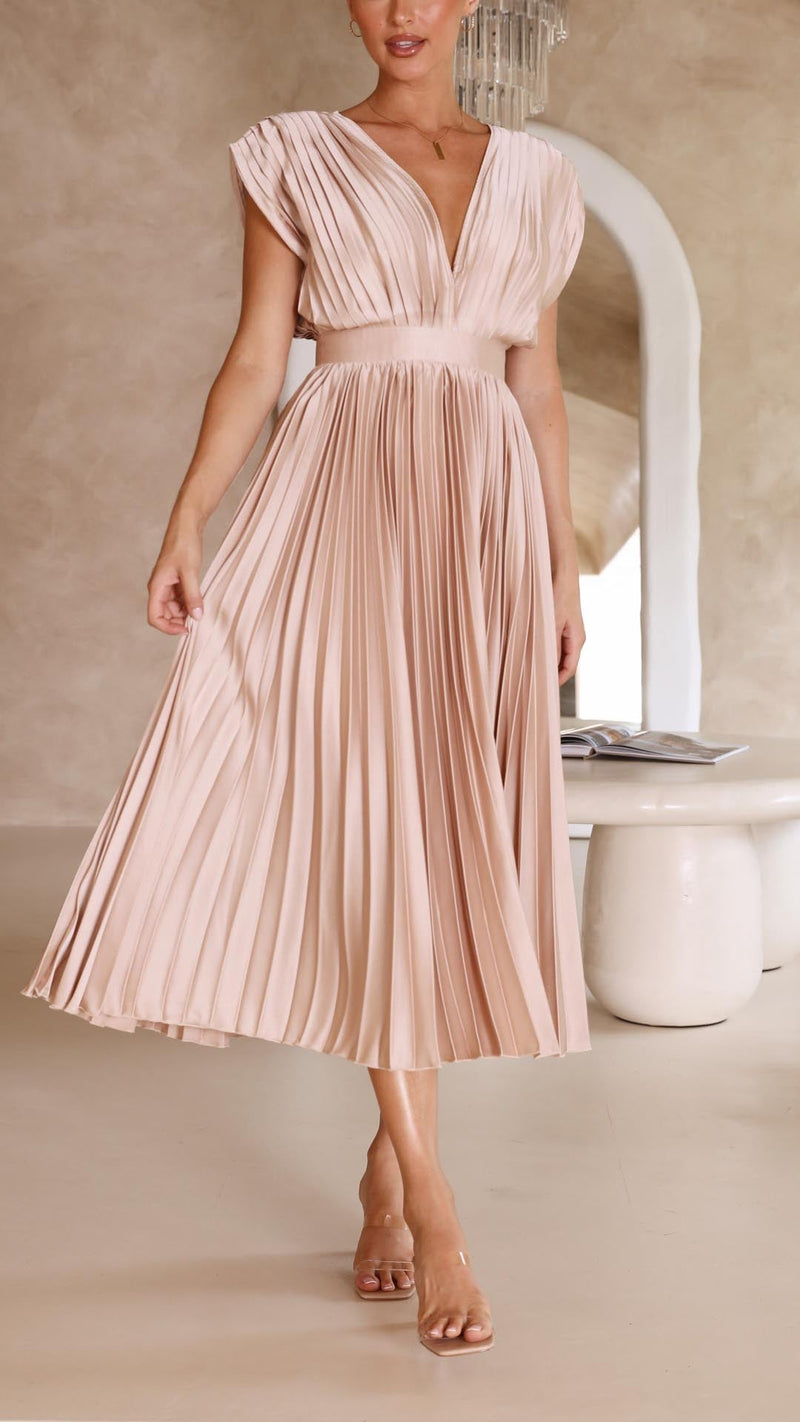 Effortlessly Elegant Dress with a Timeless Design