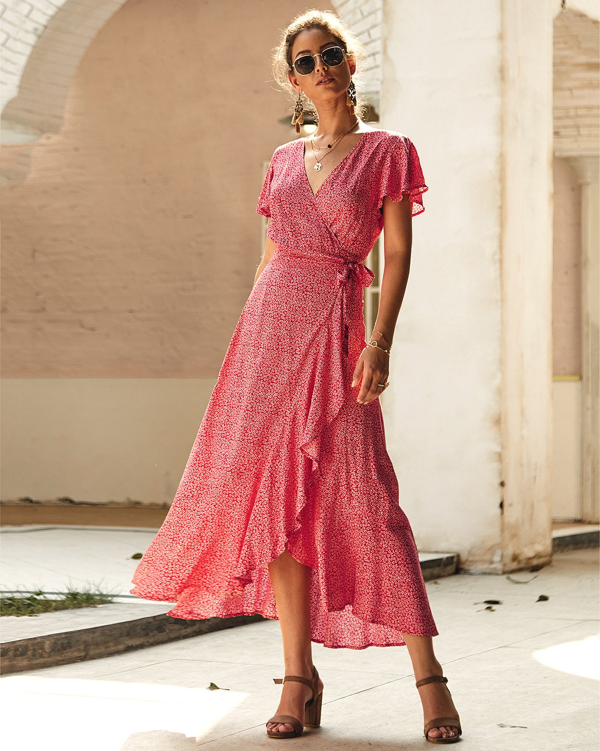Beautifully Finished Dress in a Timeless Design