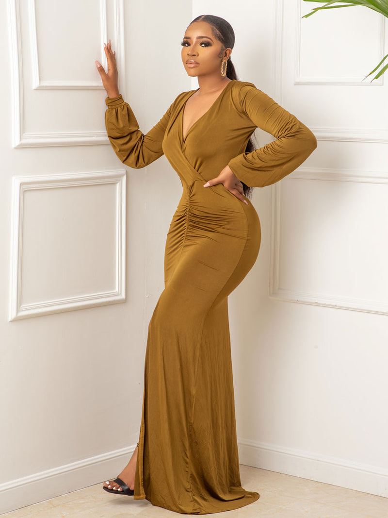 Effortlessly Elegant Dress with a Timeless Design