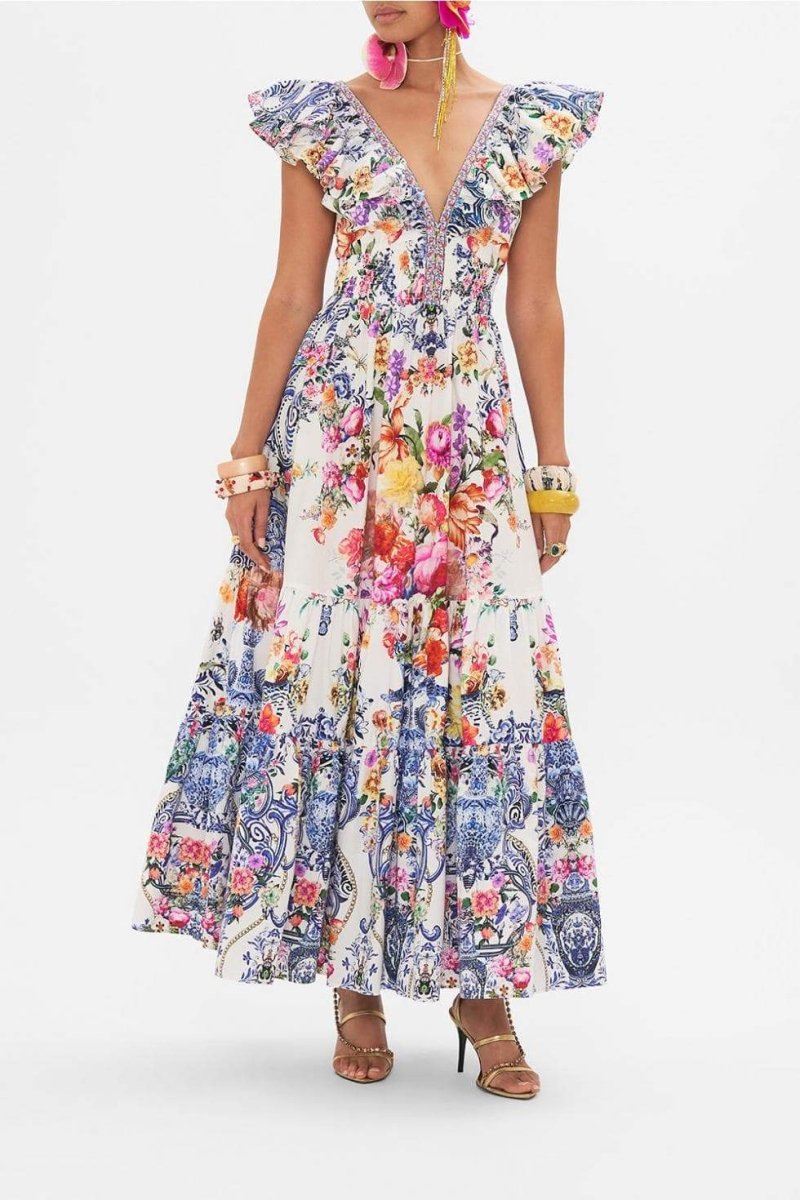 Well Tailored Dress with a Graceful Silhouette