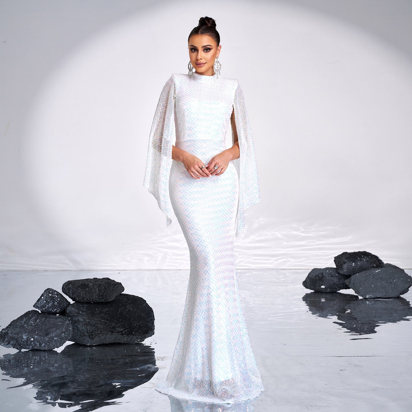 Well Tailored Dress with a Graceful Silhouette