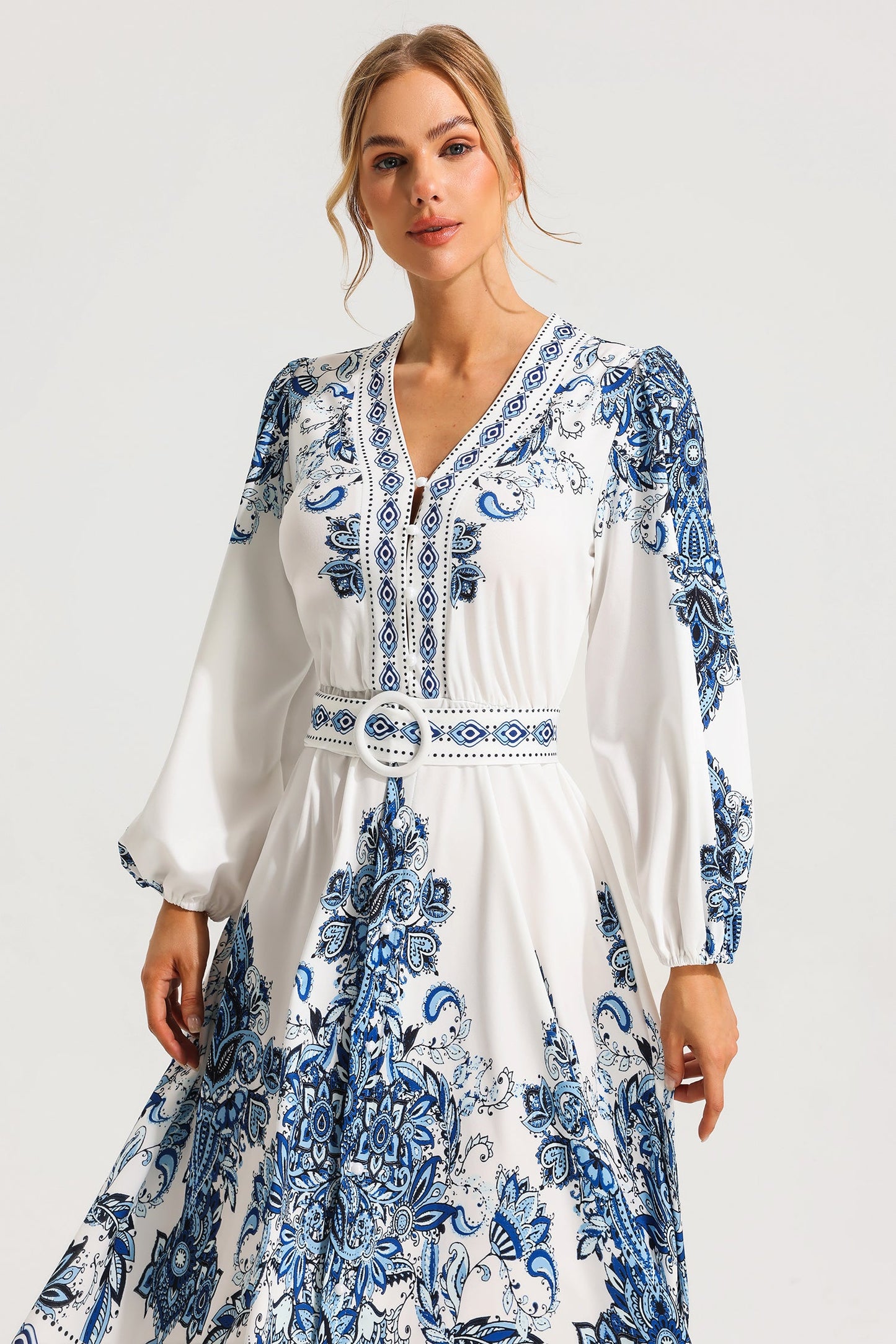 Classic Vintage Dress with a Flattering Fit