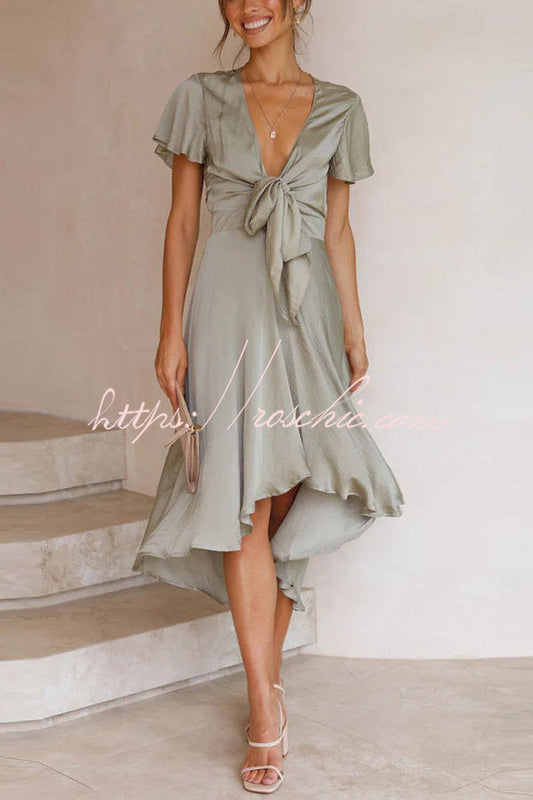 Beautifully Crafted Dress in a Classic Style
