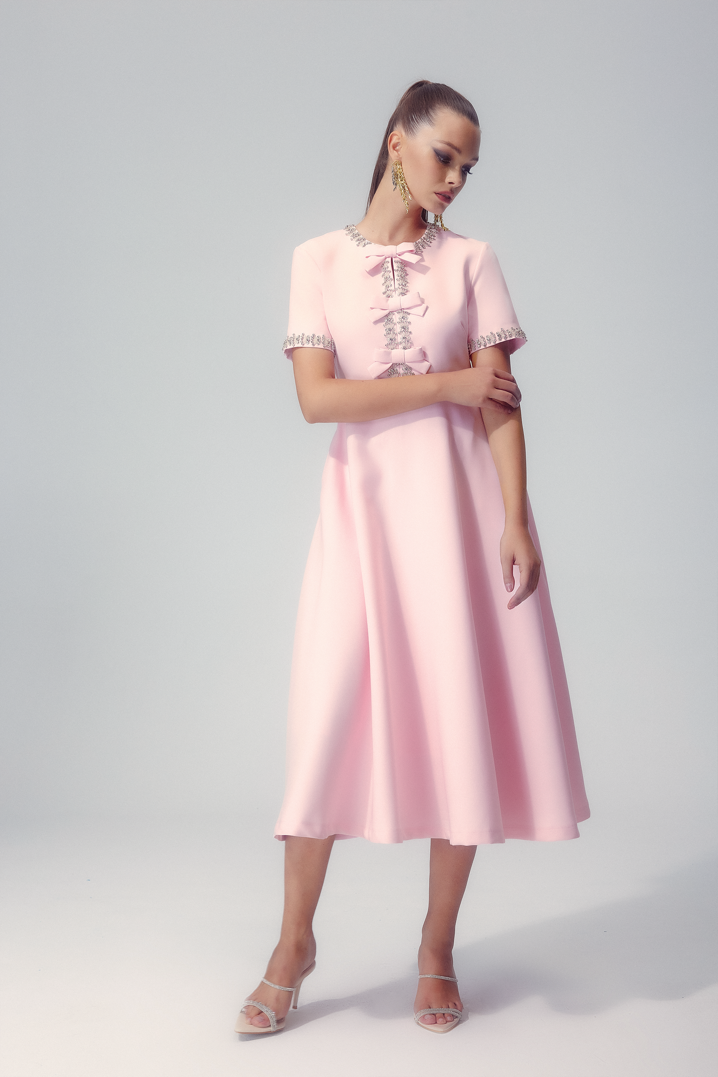 Beautifully Finished Dress in a Timeless Design
