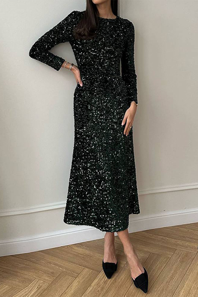 Beautifully Finished Dress in a Timeless Design