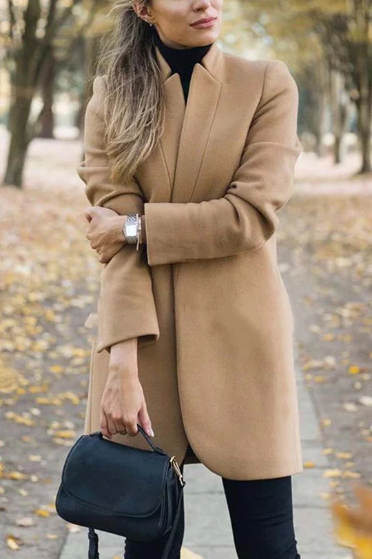 Beautifully Finished Coat in a Timeless Design