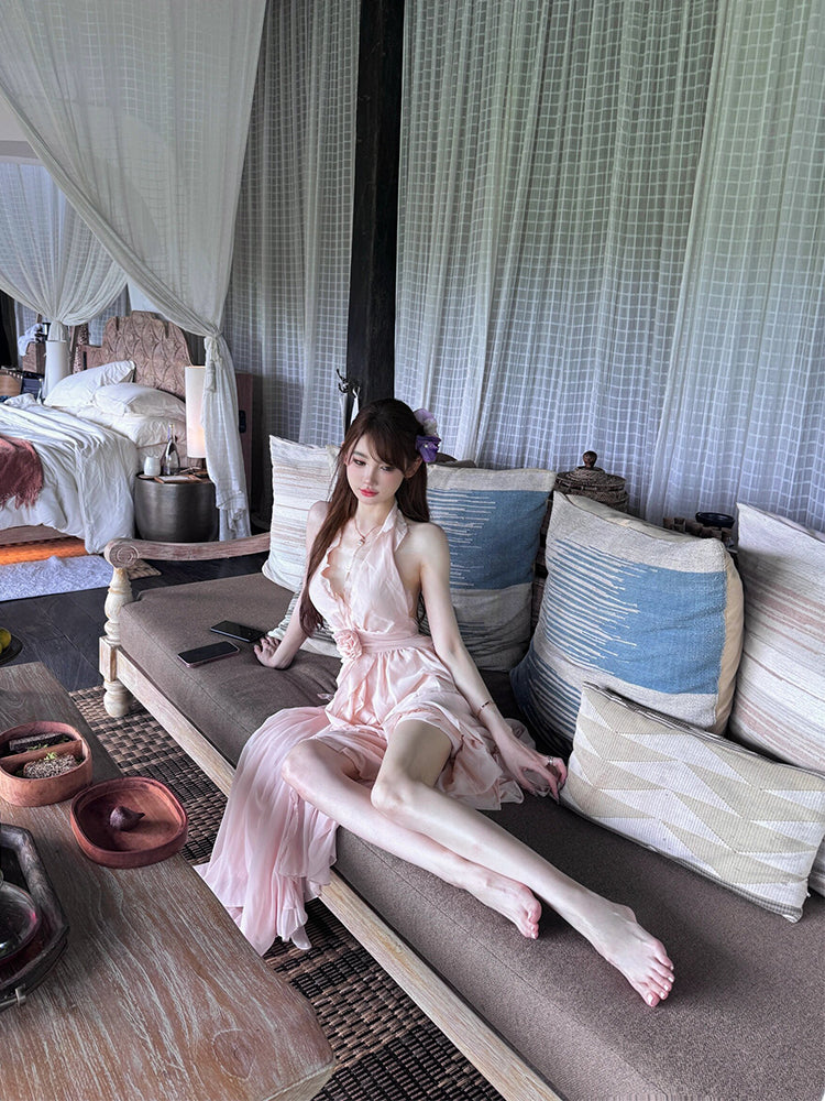 Effortlessly Elegant Dress with a Timeless Design