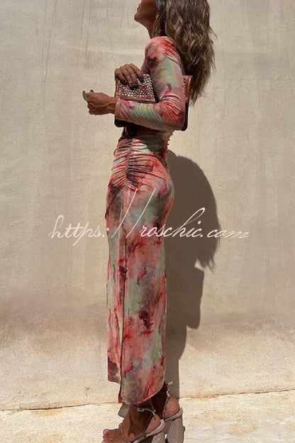 Well Tailored Dress with a Graceful Silhouette