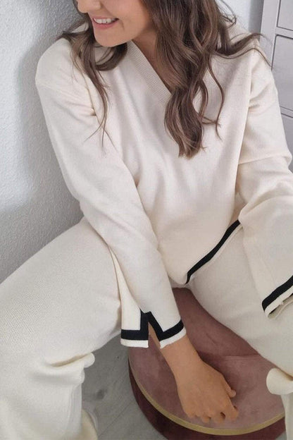 Classic Vintage Sweater with a Flattering Fit