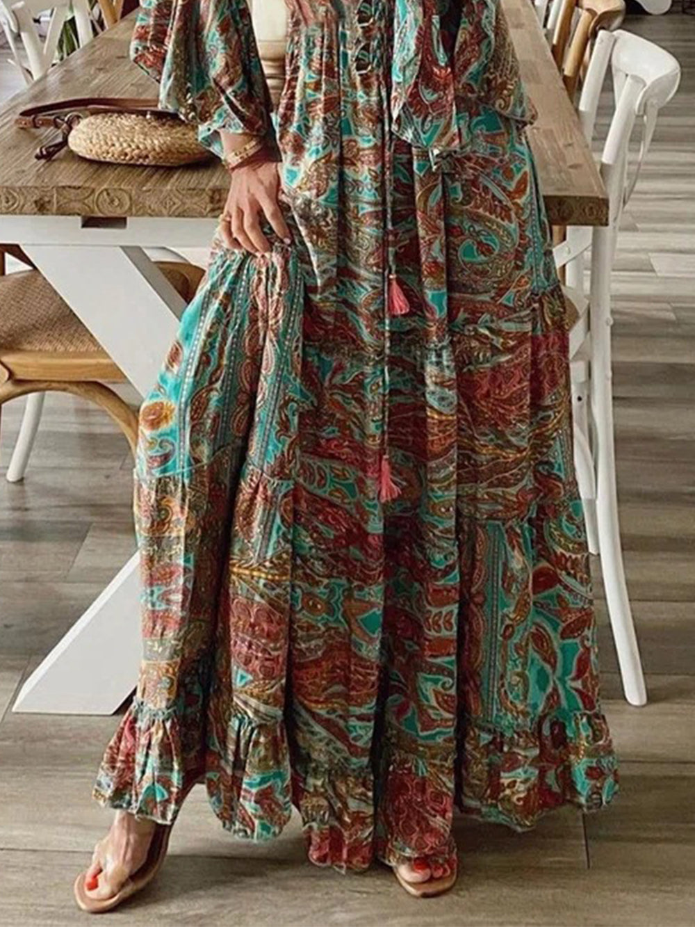 Beautifully Finished Dress in a Timeless Design