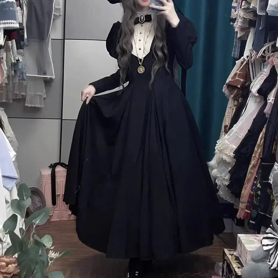 Classic Vintage & Enduringly Stylish Dress