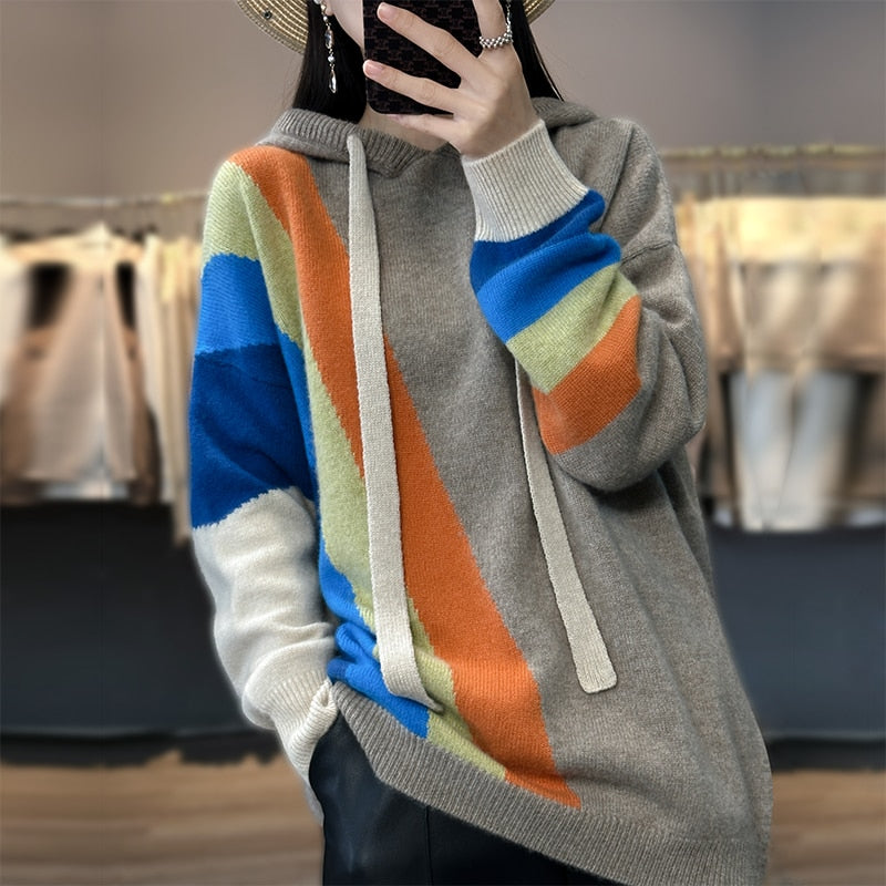 Well Tailored Sweater with a Graceful Silhouette