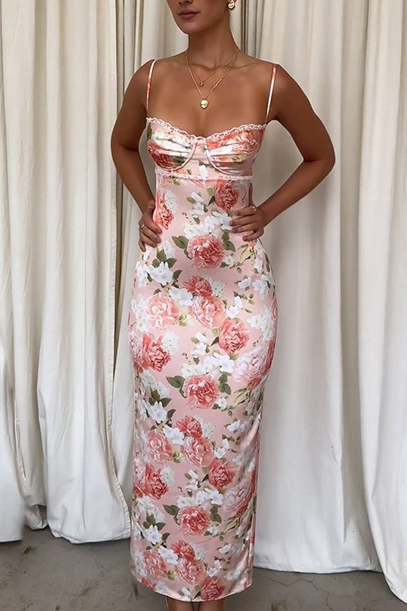 Gracefully Styled Dress for Any Occasion
