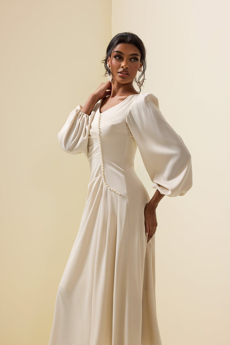 Beautifully Finished Dress in a Timeless Design